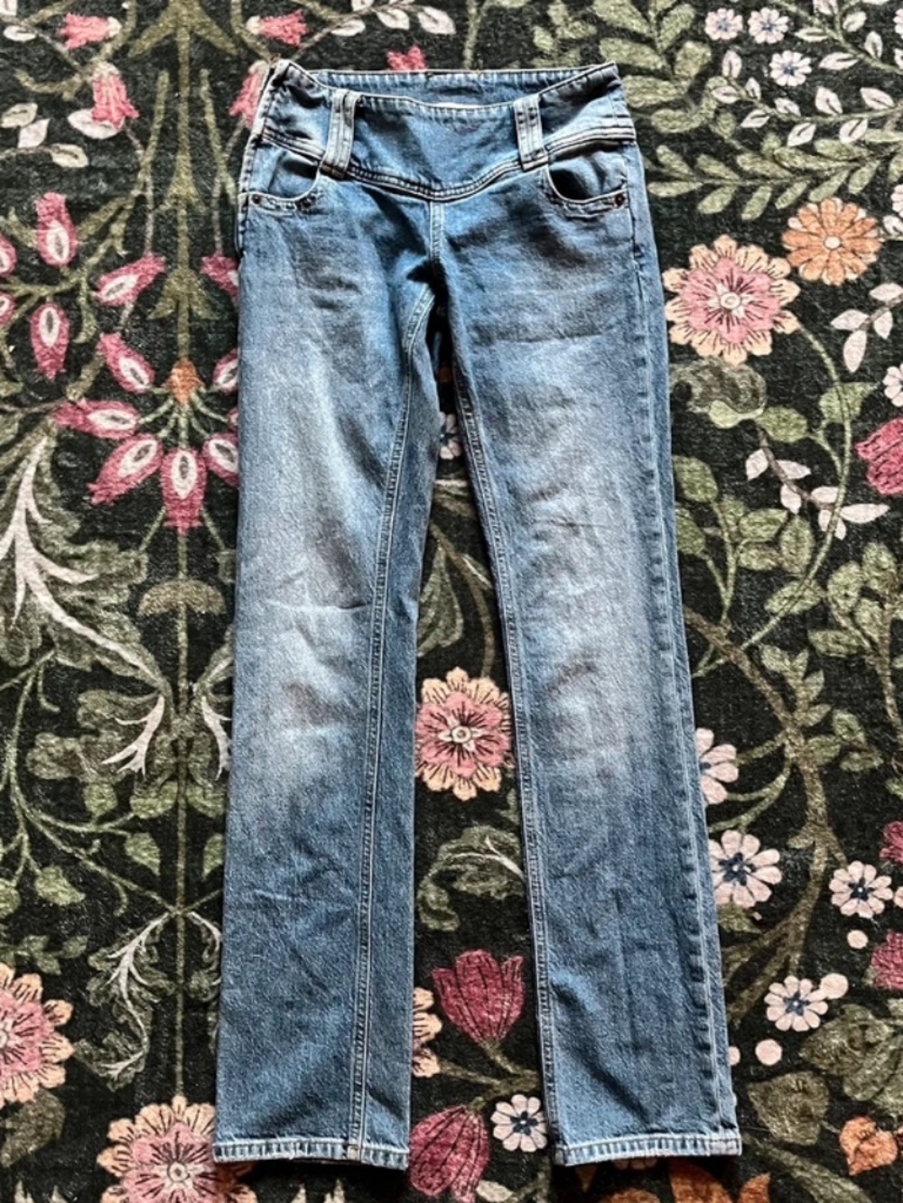 💋 Urban Outfitters Micro Bootcut Jean 💋